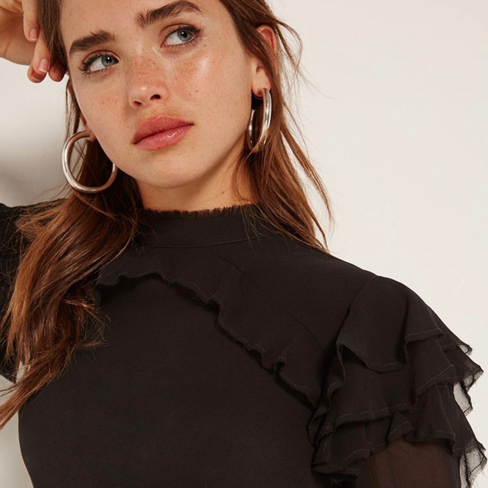 Reformation Ruffle Crop Top - Picture 4 of 5